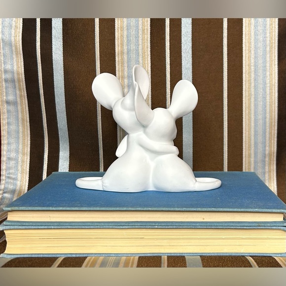 Vintage White Freeman Bone China Hugging Mice Figurine - Picture 2 of 7
